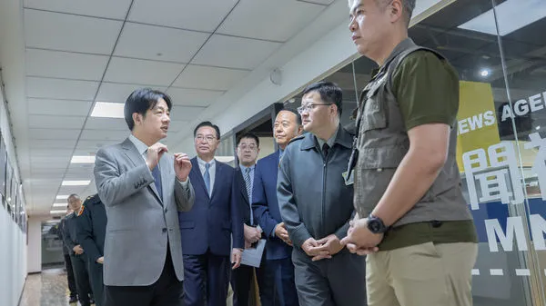 ▲▼總統賴清德親訪軍聞社、青年日報。（圖／總統府提供）