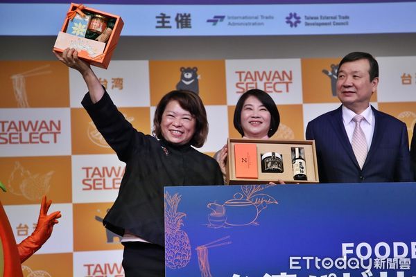 ▲▼  嘉義市長黃敏惠推薦「我嘉的伴手禮」-金蔥鵝油拌飯禮盒 2025東京國際食品展首度亮相！   。（圖／嘉義市政府提供）
