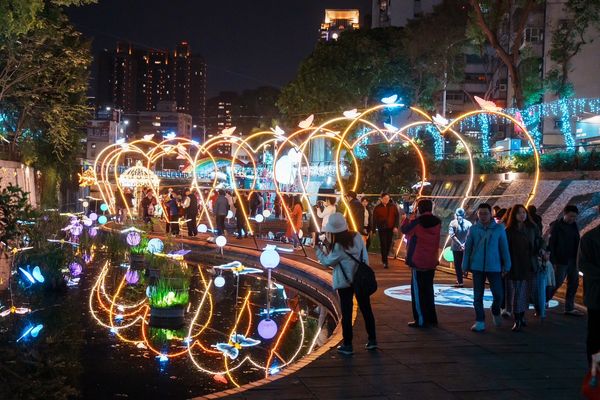 ▲2025中港大排光雕展。（圖／新北市水利局提供）