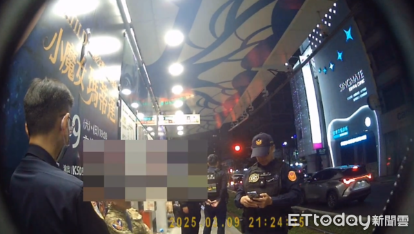 ▲▼崔姓男子迴轉險些撞行人，接著又迴轉尾隨對方，並且不斷辱罵。（圖／記者吳奕靖翻攝）