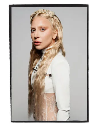 ▲女神卡卡（Lady Gaga）推出全新專輯《狂亂》。（圖／環球音樂提供）