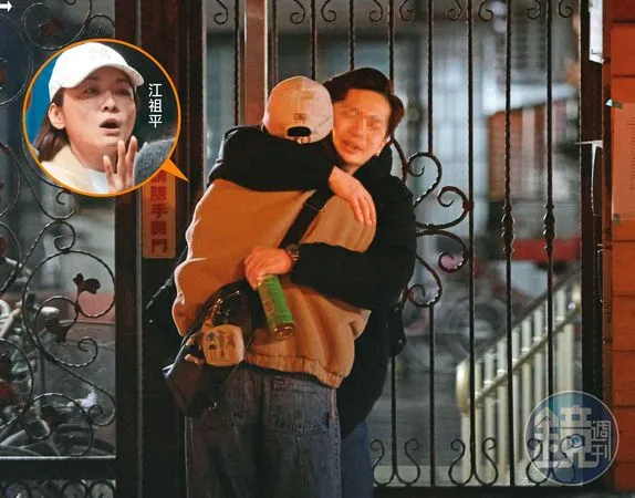 2/23 01：03搭車到了大門後，江祖平與底迪新歡還在門外就急著緊貼抱抱，難分難捨。