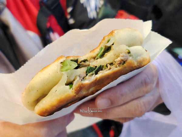 ▲▼蝸牛式三星蔥內饀，鮮肉口味外還有整尾大蝦。（圖／部落客wisely授權提供）