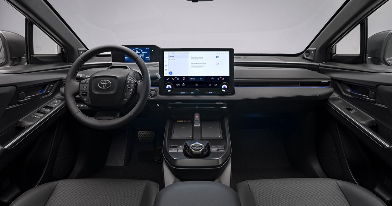 ▲TOYOTA發表小改款bZ4X，外型更亮眼，電池續航升級。（圖／翻攝自TOYOTA）