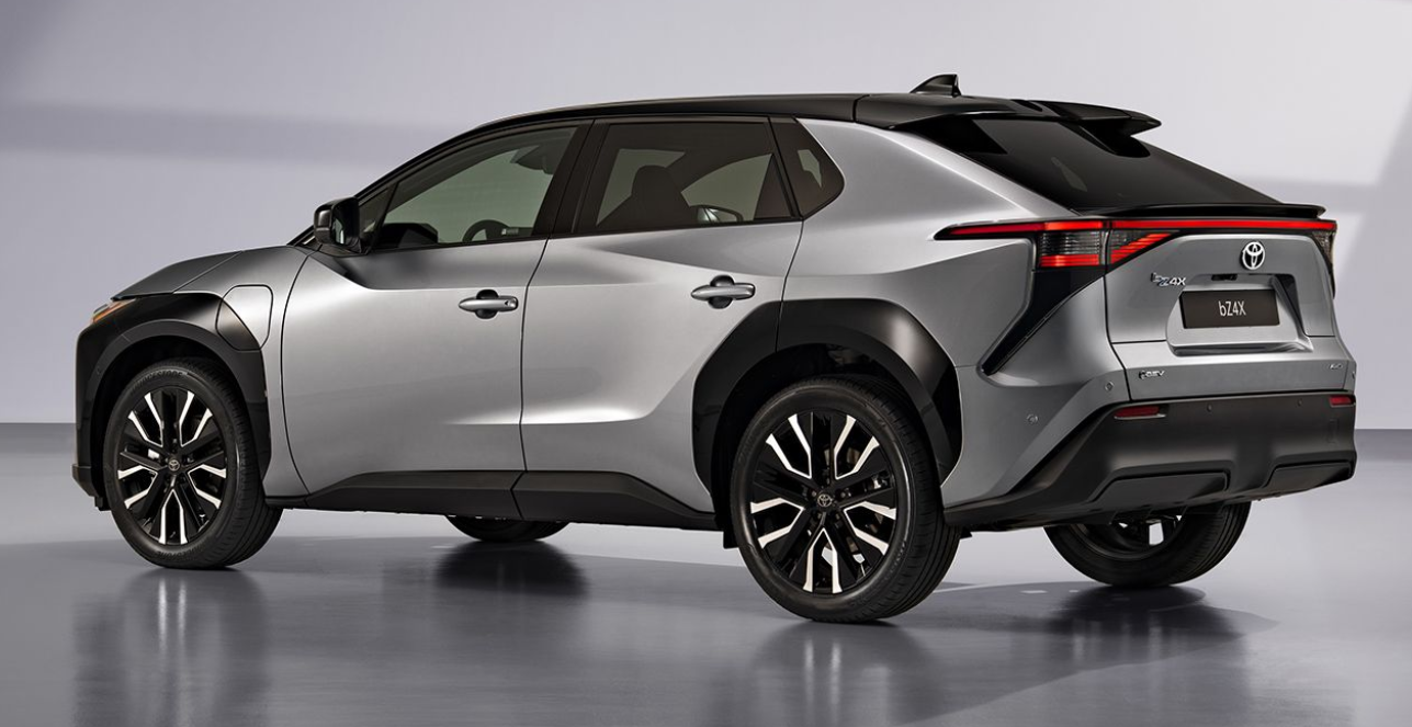 ▲TOYOTA發表小改款bZ4X，外型更亮眼，電池續航升級。（圖／翻攝自TOYOTA）