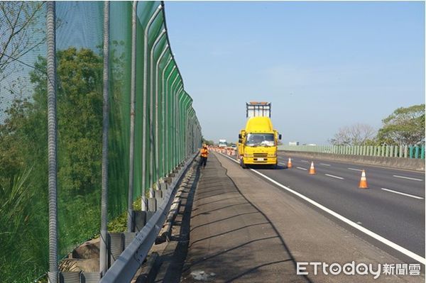 ▲▼國道林內路段今啟動讓道紫斑蝶措施。（圖／高公局提供）