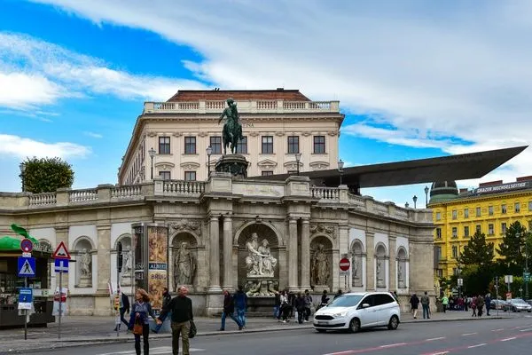 ▲▼阿爾貝蒂娜博物館：重要作品與內部裝潢介紹、重點參觀資訊。（圖／部落客travel with leo授權提供）