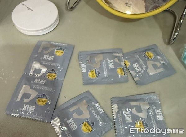 ▲警方執行靖黃專案查獲養生館暗藏春色，查獲越南子及保險套等證物。（圖／桃園警分局提供、下同）