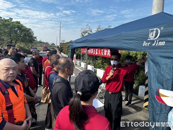 ▲清明節將近，又到祭祖掃墓火警高峰期，台南市消防局第一救災救護大隊於12日辦理「公墓火災搶救演練及防災宣導」。（圖／記者林東良翻攝，下同）