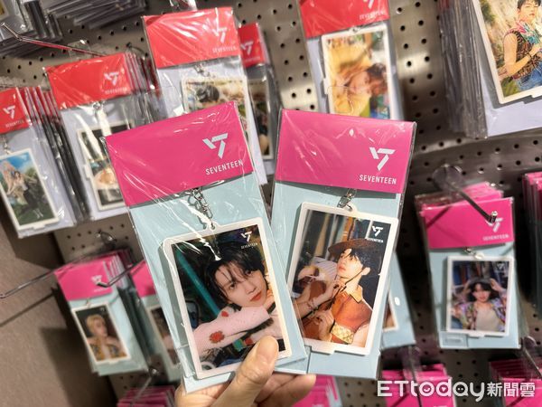 ▲▼全支付在韓國開通，到K-POP潮流店買韓星周邊、文創小物，還有最夯的色彩鑑定等都能使用。（圖／記者林育綾攝）