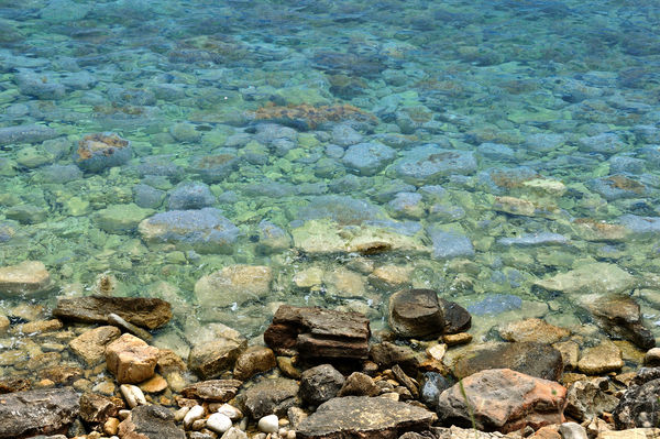 ▲▼海邊,海灘,石頭。（示意圖／達志影像）