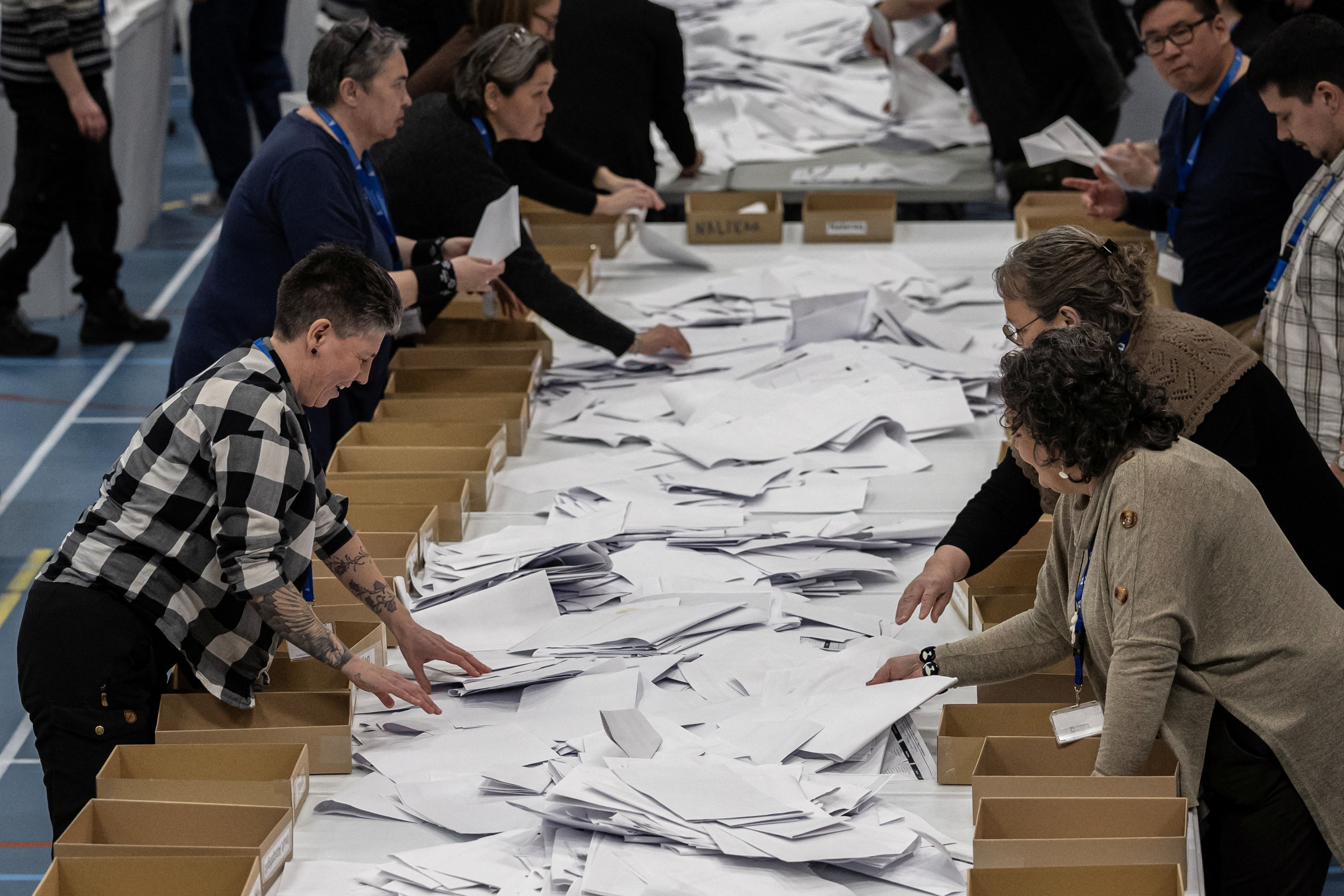 ▲▼格陵蘭議會選舉11日在首府努克登場，民眾票選出31席議員。（圖／路透）
