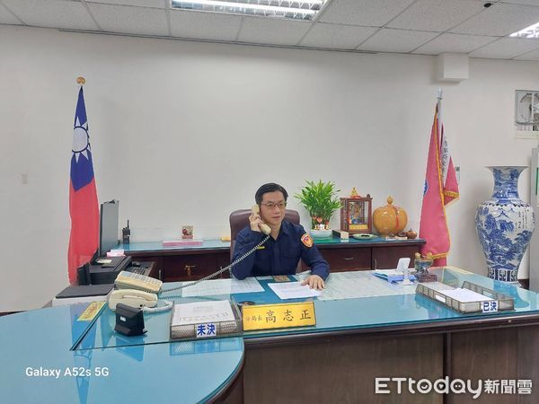 ▲東港警分局長高至正警廣高雄台連線防詐宣導            。（圖／記者陳崑福翻攝）