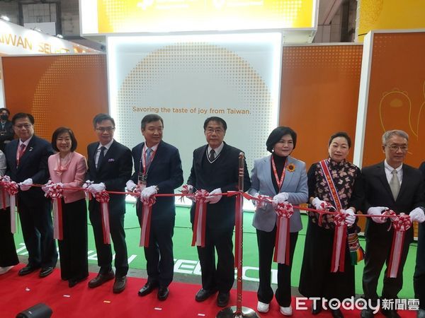 ▲「東京國際食品展」在東京國際展示場盛大登場，今年「台南隊」由市長黃偉哲親自領軍，開幕以來2天內就已創下超過新台幣2億以上的訂單，後續兩日展期的成績更加可期。（圖／記者林東良翻攝，下同）