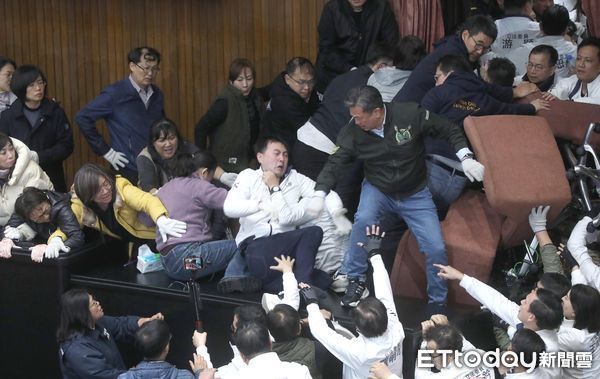 ▲立法院會為三大爭議法案爆衝突。（圖／記者屠惠剛攝）
