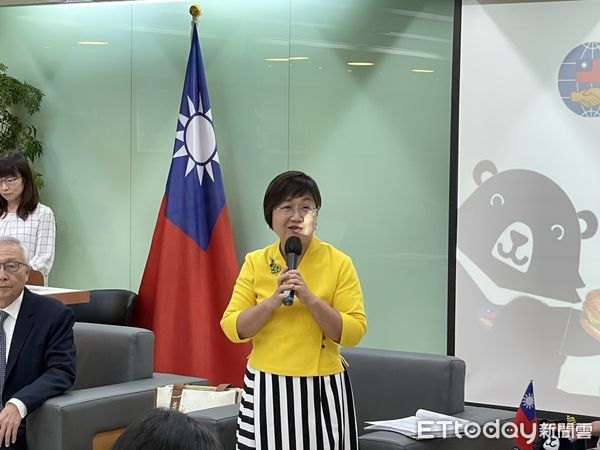 ▲▼僑委會委員長徐佳青、僑委會副委員長阮昭雄。（圖／記者陶本和攝）