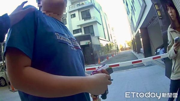 ▲台南市警刑警大隊、白河分局，在檢察官指揮下破獲以30歲姚姓男子為首的投資詐騙集團，該集團向孫、黃等人詐騙約2500萬元，警方逮獲姚嫌等13人及相關證物一批，姚、羅等2嫌聲押獲准。（圖／記者林東良翻攝，下同）