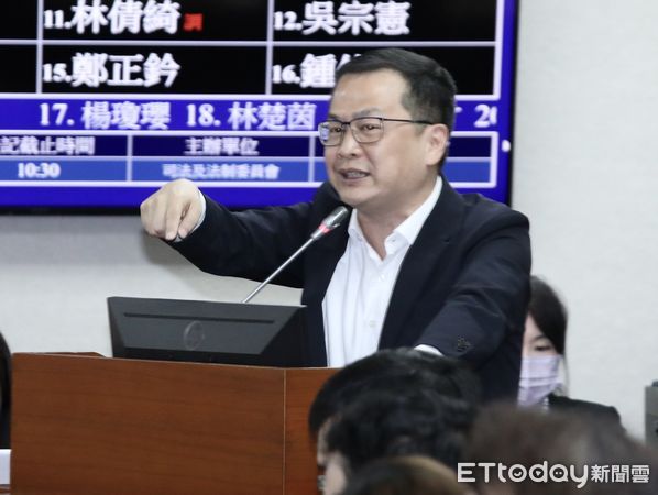 ▲▼柯建銘 羅智強 吳宗憲 立法院司法法制委員會 口角。（圖／記者屠惠剛攝）