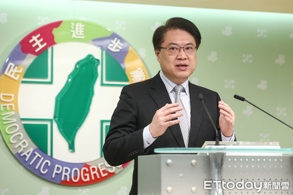 ▲民進黨秘書長林右昌主持「人民是頭家」啟動記者會 。（圖／記者林敬旻攝）