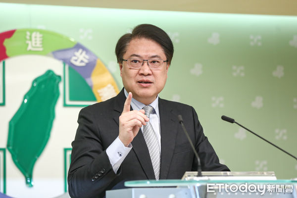 ▲民進黨秘書長林右昌主持「人民是頭家」啟動記者會 。（圖／記者林敬旻攝）