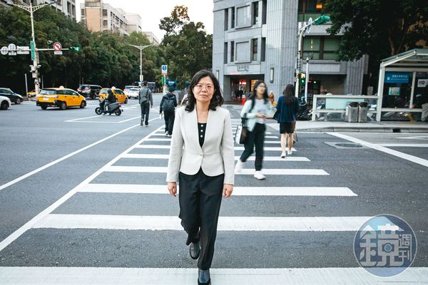 律師鍾宛蓉說，POP的影響延續到父母或孩子。