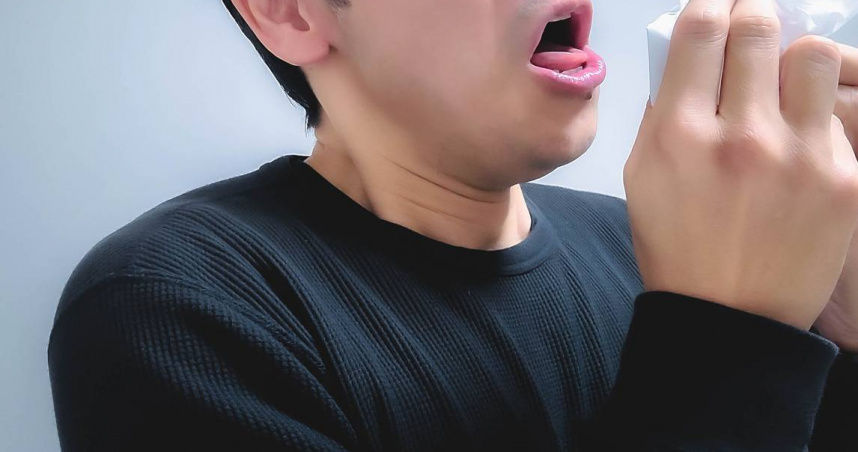 美人夫連打3個噴嚏「下秒椎動脈破裂」　致嚴重中風&hellip;晚一步就沒命