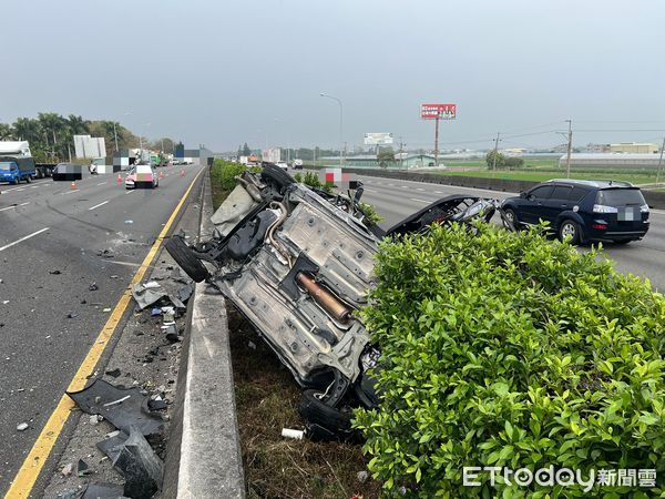 ▲▼國道1號嘉義水上段車禍。（圖／記者翁伊森翻攝）