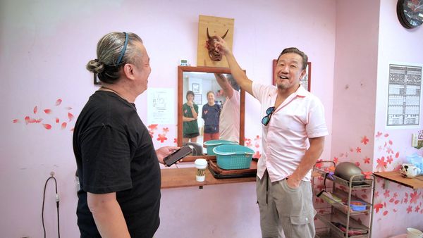 ▲▼陳為民拜訪在嘉義經營理髮廳的加藤忠一家。（圖／公視提供）
