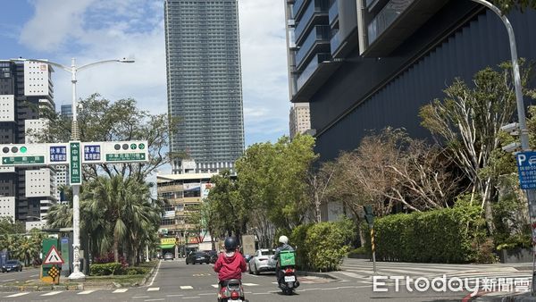 ▲▼    亞灣,店面         。（圖／記者張雅雲攝）