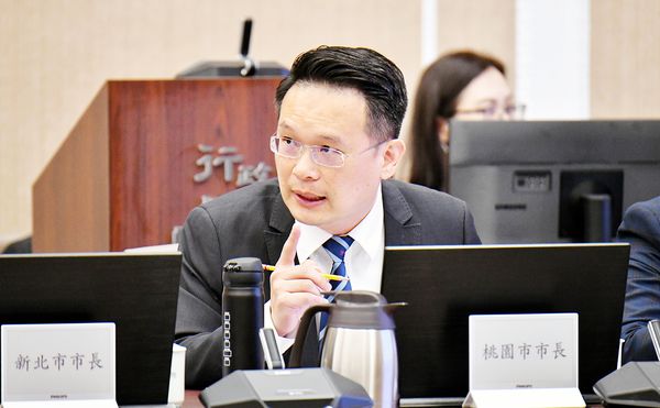 ▲桃園市副市長蘇俊賓今天出席行政院會，針對衛福部長照問題提出建議。（圖／行政院提供）