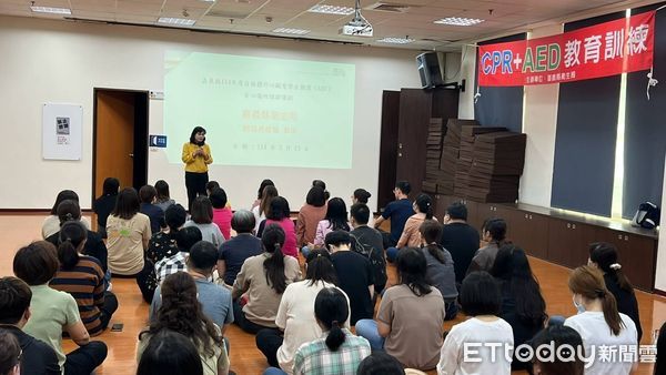 ▲▼    嘉義縣衛生局大力推廣CPR+AED安心場所認證         。（圖／嘉義縣政府提供）
