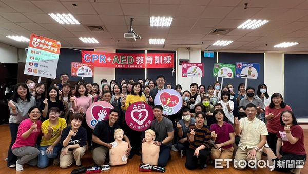 ▲▼    嘉義縣衛生局大力推廣CPR+AED安心場所認證         。（圖／嘉義縣政府提供）