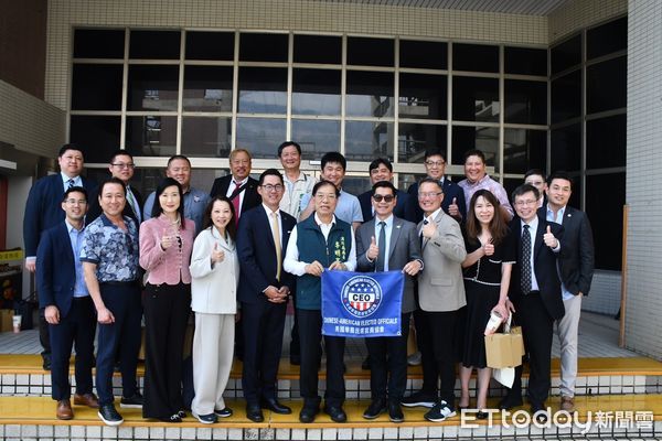 ▲美國華裔民選官員協會13日上午率團來訪台南市消防局，雙方就消防宣導、歷史建物消防安全及跨消防局支援等議題進行深入探討。（圖／記者林東良翻攝，下同）
