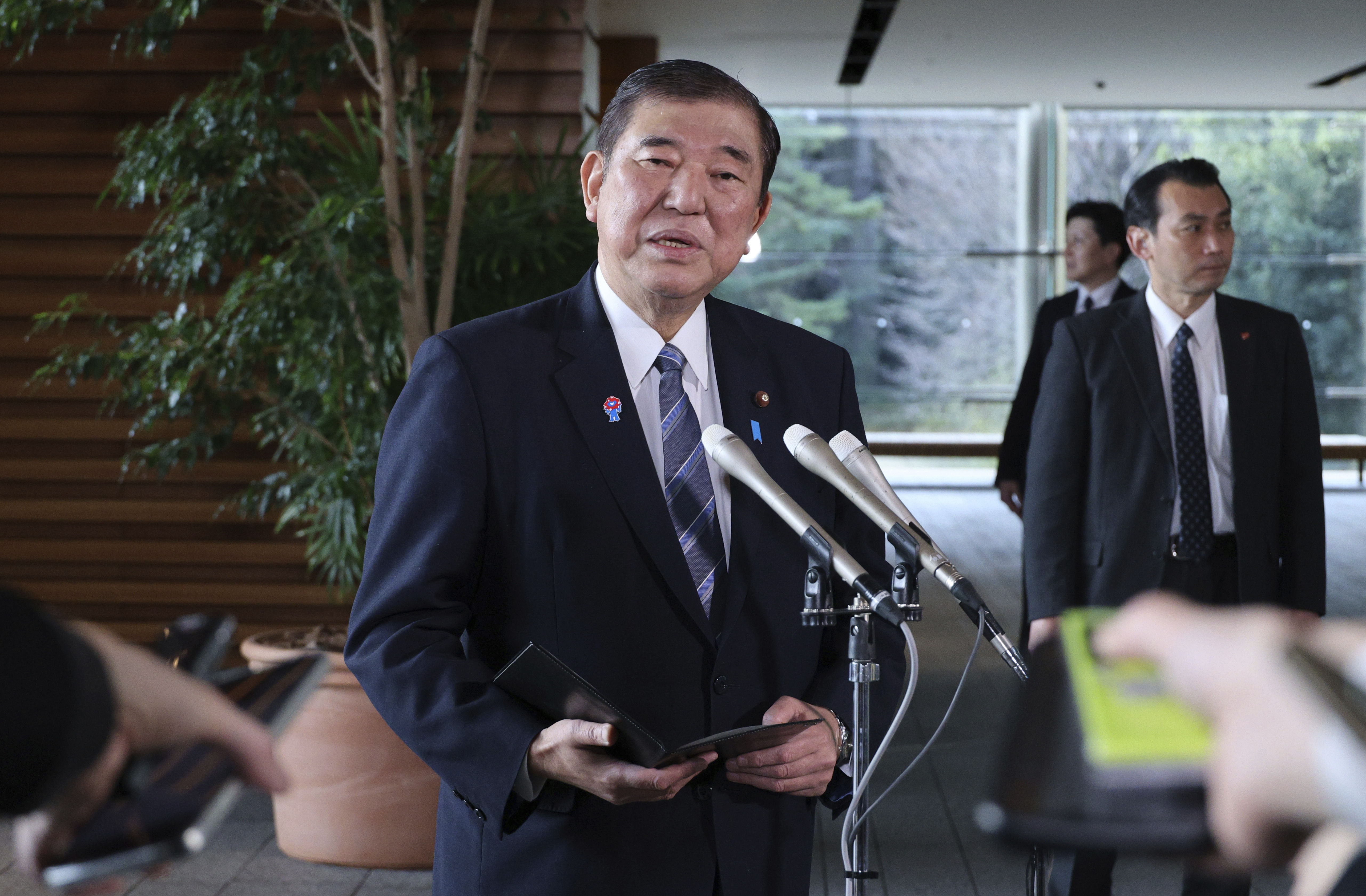 ▲▼日本首相石破茂14日在首相官邸針對「10萬日圓商品券」道歉。（圖／達志影像／美聯社）
