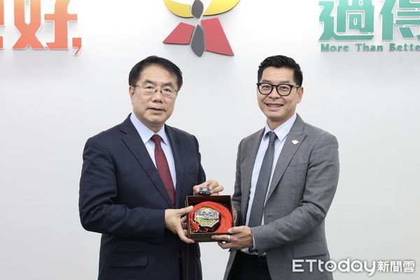 ▲美國華裔民選官員協會在劉珝林會長的率領下一行19人於13日拜會台南市政府，黃偉哲市長偕新聞及國際關係處長蘇恩恩會見訪團。（圖／記者林東良翻攝，下同）