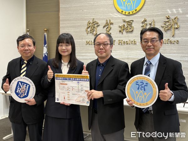 ▲▼國衛院免疫醫學研究中心副研究員林文傑（右二）團隊發現DUSP22在肺腺癌的關鍵角色，新穎調控分子助力精準治療新策略開發。（圖／記者洪巧藍攝）