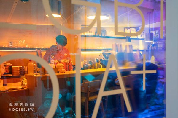 ▲▼鹽埕深夜甜點店！從濃郁肉桂捲到手刷抹茶啤酒　顛覆你的味蕾。（圖／虎麗笑嗨嗨授權提供）