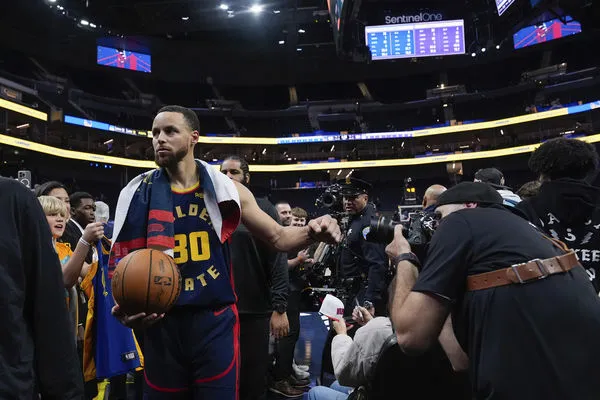 ▲▼勇士天王柯瑞4000顆三分歷史之夜；格林大爆發，庫明加回歸。（圖／達志影像／美聯社）