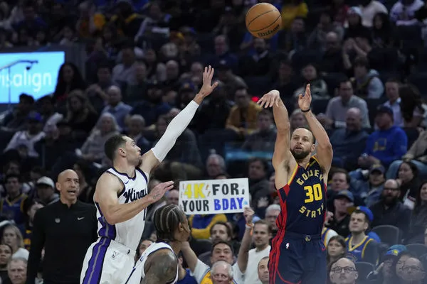 ▲▼勇士天王柯瑞4000顆三分歷史之夜；格林大爆發，庫明加回歸。（圖／達志影像／美聯社）