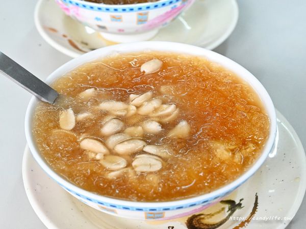 ▲▼一撈滿滿的料！台中超人氣甜湯料多綿密　花生控絕對淪陷。（圖／糖糖`s 享食生活授權提供）