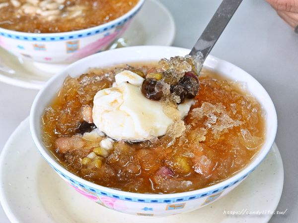 ▲▼一撈滿滿的料！台中超人氣甜湯料多綿密　花生控絕對淪陷。（圖／糖糖`s 享食生活授權提供）