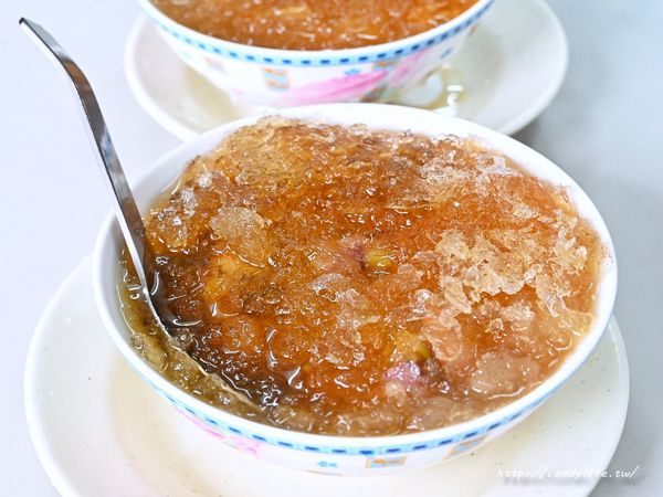 ▲▼一撈滿滿的料！台中超人氣甜湯料多綿密　花生控絕對淪陷。（圖／糖糖`s 享食生活授權提供）
