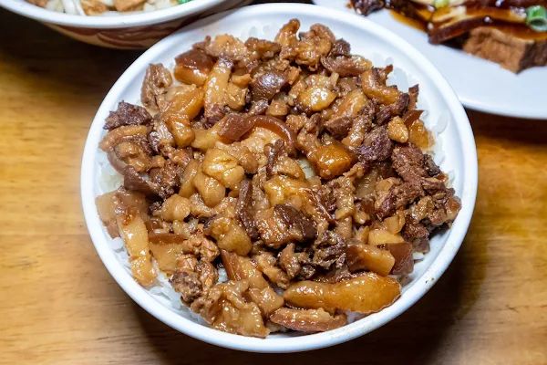 ▲▼桃園麵食【隨園小吃】 大園美食|空姐空少的口袋名單|離家最近的家鄉味|挑戰地表最便宜|紅眼班機來這裡買晚餐超划算。（圖／部落客美熊授權提供）