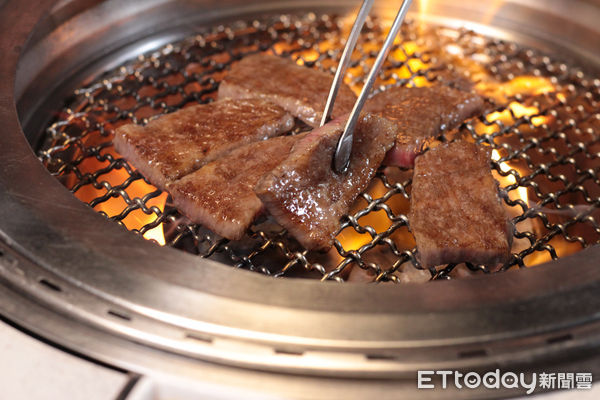 ▲燒肉風間10周年新菜單。（圖／記者黃士原攝）