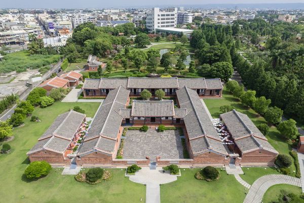 ▲永靖成美文化園進入紫藤花季。（圖／成美文化園提供）