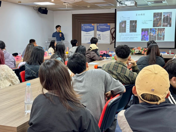 圖一：市場規模龐大的豎屏劇蔚為風潮，世新廣電系老師盧柏翰發表相關研究成果。（圖／世新大學提供）