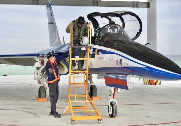 ▲▼AJT勇鷹高級教練機進駐空軍岡山基地 。（圖／翻攝自空軍司令部臉書）