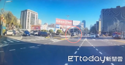 撞擊畫面曝光！日籍婦高雄自由行　人行道上慘遭小貨車撞飛命危