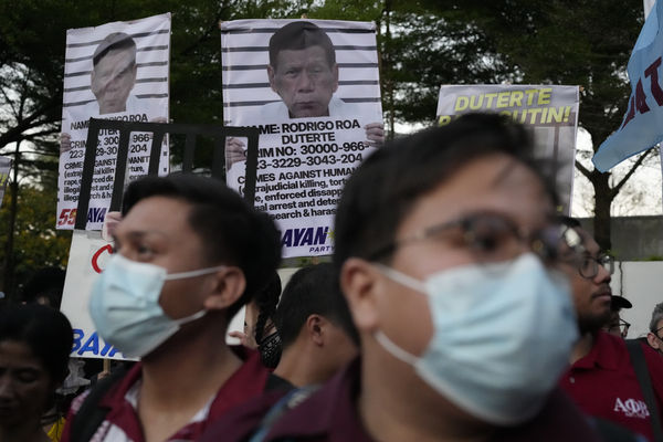 ▲▼菲律賓前總統杜特蒂（Rodrigo Duterte）透過視訊在國際刑事法院（ICC）出庭，菲律賓國內出現聲援示威人潮。（圖／達志影像／美聯社）