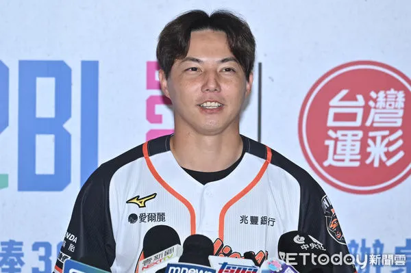 ▲▼2025中職開季團圓大辦桌，統一獅郭俊麟。（圖／記者李毓康攝）